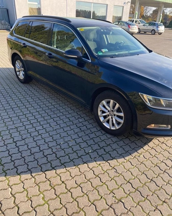 Volkswagen Passat cena 49500 przebieg: 254000, rok produkcji 2015 z Inowrocław małe 79